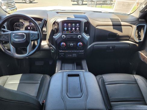 Used 2022 GMC Sierra 2500 Denali w/ Denali Ultimate Package AWD/4WD image 18