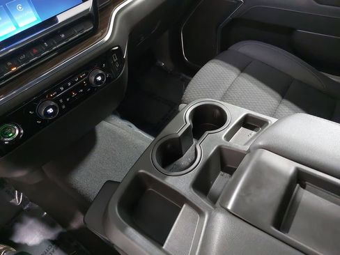 Used 2024 Chevrolet Silverado 1500 LT image 23