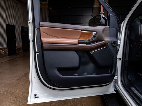 Used 2025 Ford Expedition King Ranch image 38