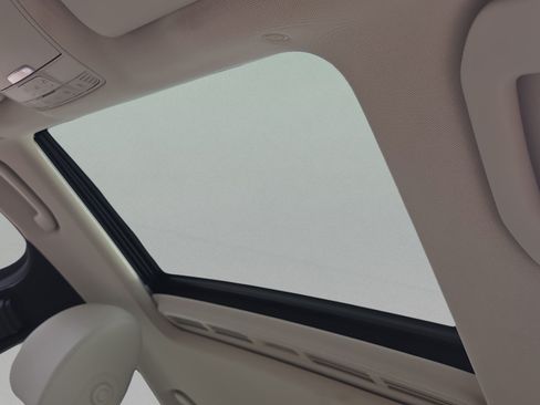Used 2018 Mercedes-Benz E 300 image 22