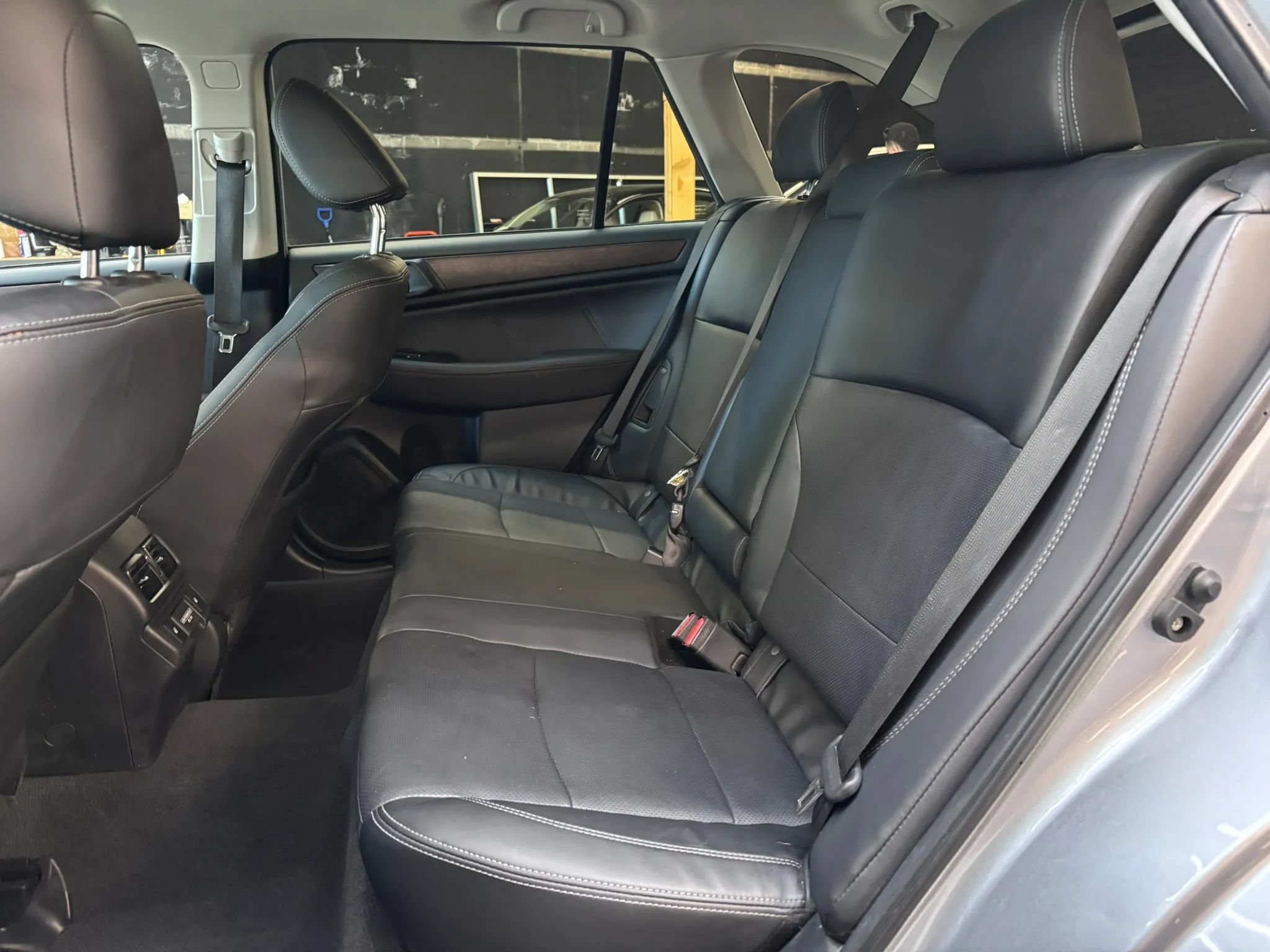 Used 2018 Subaru Outback 2.5i Limited AWD/4WD image 21