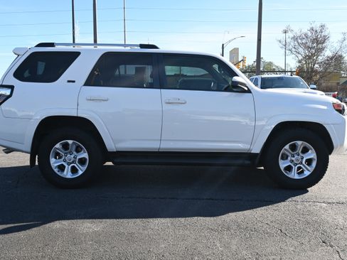 Used 2020 Toyota 4Runner SR5 image 11