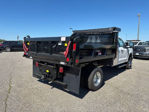 New 2026 Ford F350 XLT w/ XLT Value Package AWD/4WD image 18