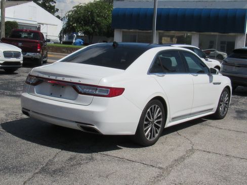 Used 2020 Lincoln Continental w/ Premium Package image 3