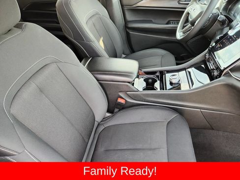 Used 2023 Jeep Grand Cherokee L Laredo w/ Luxury Tech Group I AWD/4WD image 24