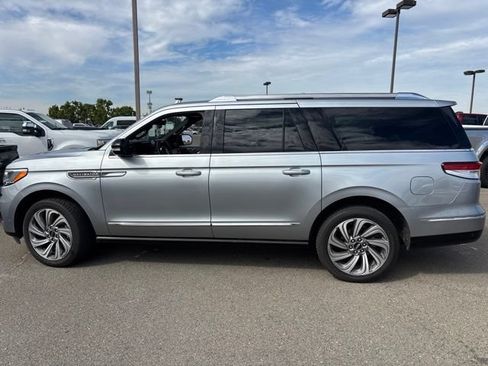 Used 2022 Lincoln Navigator L Reserve AWD/4WD image 15