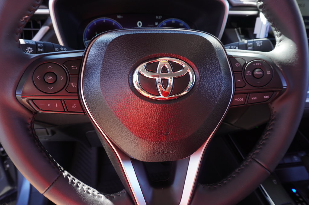 Used 2026 Toyota Corolla Cross XLE w/ Convenience Package FWD image 18
