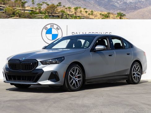 New 2027 BMW i5 eDrive40 w/ Executive Package RWD image 1
