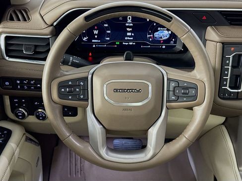 Used 2023 GMC Yukon XL Denali w/ Denali Reserve Package image 39