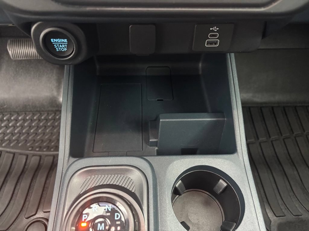 Used 2025 Ford Maverick Lobo AWD/4WD image 27