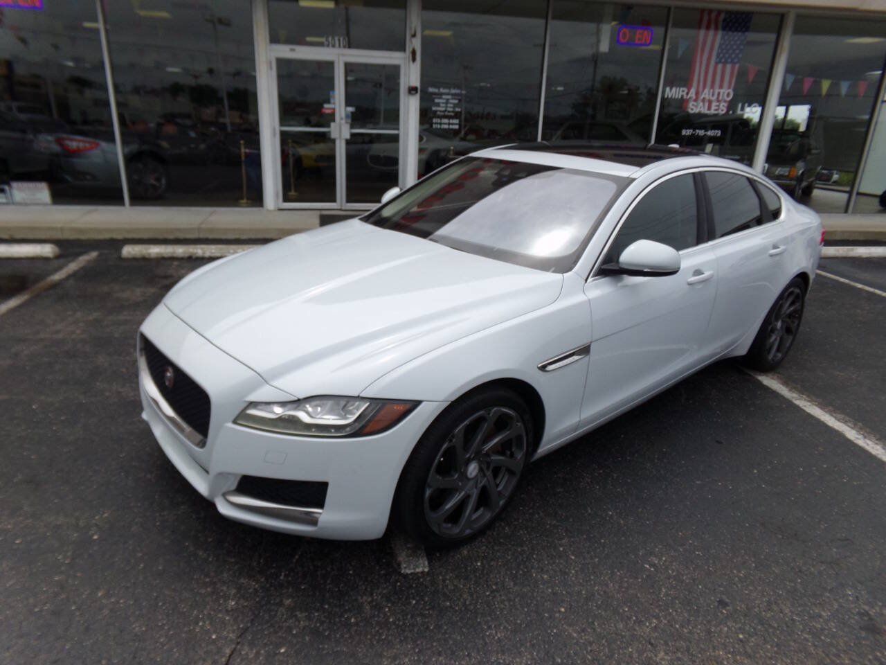 Used 2016 Jaguar XF Premium RWD image 48