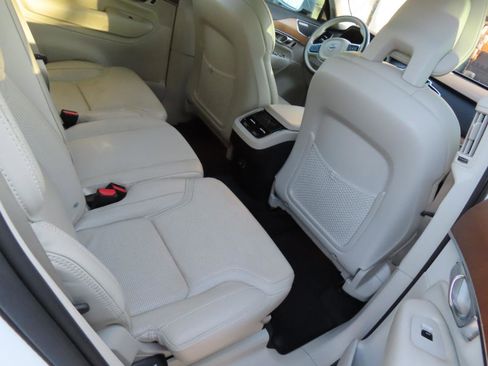 Used 2018 Volvo XC90 T6 Inscription w/ Convenience Package image 18