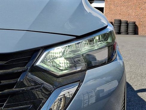 Certified 2024 Nissan Sentra SR FWD image 10
