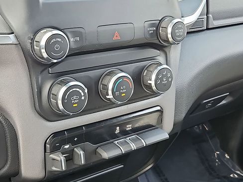 Used 2024 RAM 2500 Big Horn AWD/4WD image 23