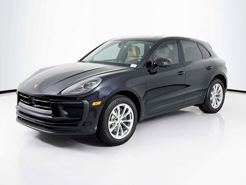 New 2025 Porsche Macan image 1
