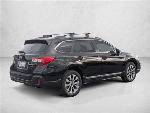 Used 2018 Subaru Outback 3.6R Touring image 5