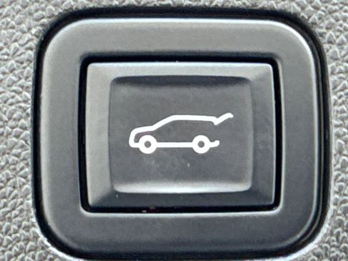 Used 2022 Chevrolet Tahoe RST w/ Luxury Package AWD/4WD image 19