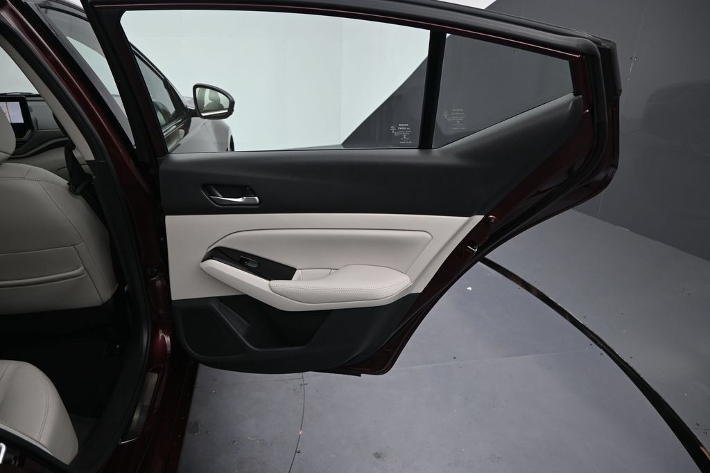Used 2023 Nissan Altima 2.5 SL AWD/4WD image 9