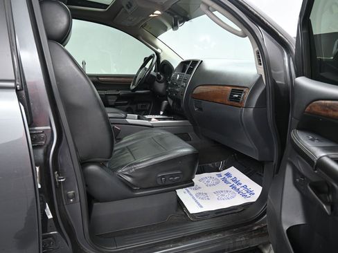 Used 2012 Nissan Armada Platinum image 19