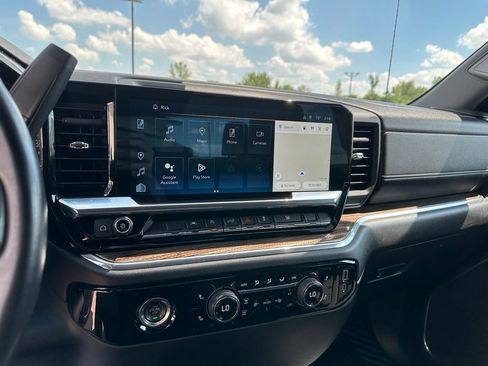 Used 2023 Chevrolet Silverado 1500 LT AWD/4WD image 16