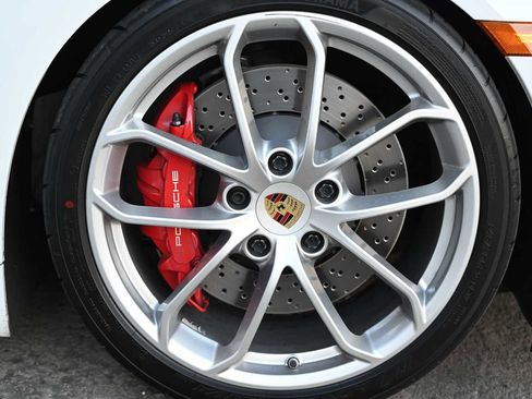 Used 2020 Porsche 718 Boxster Spyder image 17