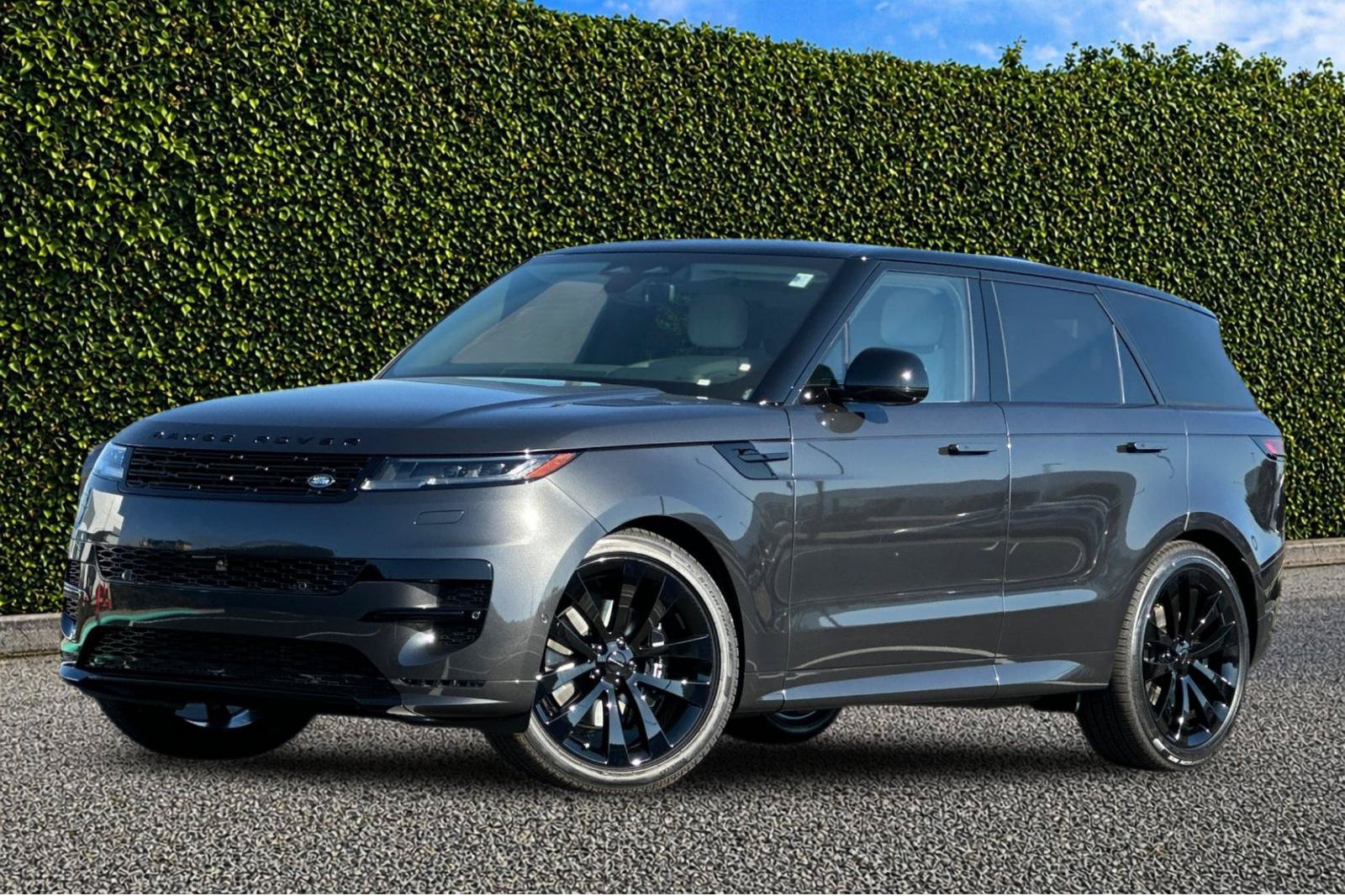 New 2027 Land Rover Range Rover Sport Dynamic SE AWD/4WD image 1