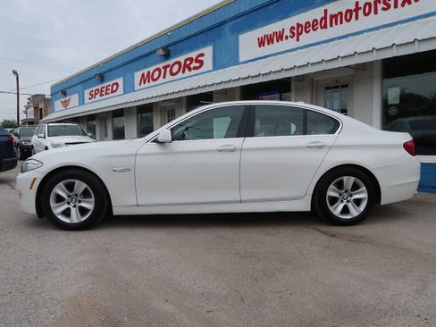 Used 2011 BMW 528i Sedan RWD image 3