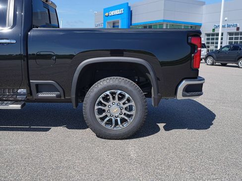 Used 2026 Chevrolet Silverado 3500 LTZ w/ LTZ Plus Package AWD/4WD image 12