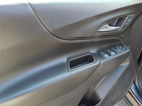 Used 2020 Chevrolet Equinox LT FWD image 11