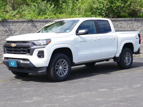 Certified 2023 Chevrolet Colorado LT w/ LT Convenience Package AWD/4WD image 1