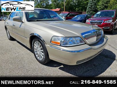 Used 2011 Lincoln Town Car Signature Limited