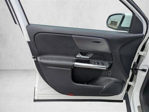 Used 2022 Mercedes-Benz GLA 250 image 21