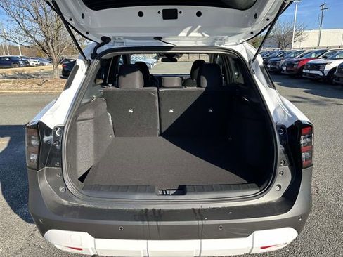 New 2025 Nissan Kicks SV w/ SV Premium Package image 12