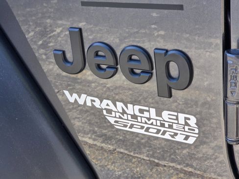 Used 2021 Jeep Wrangler Unlimited Sport AWD/4WD image 29