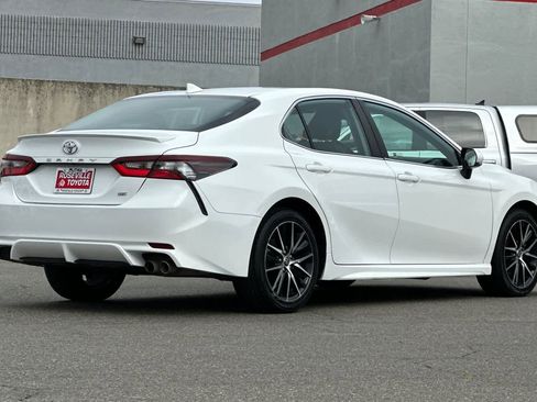 Certified 2022 Toyota Camry SE image 2