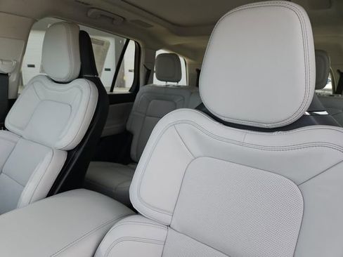 New 2026 Lincoln Aviator Reserve image 18