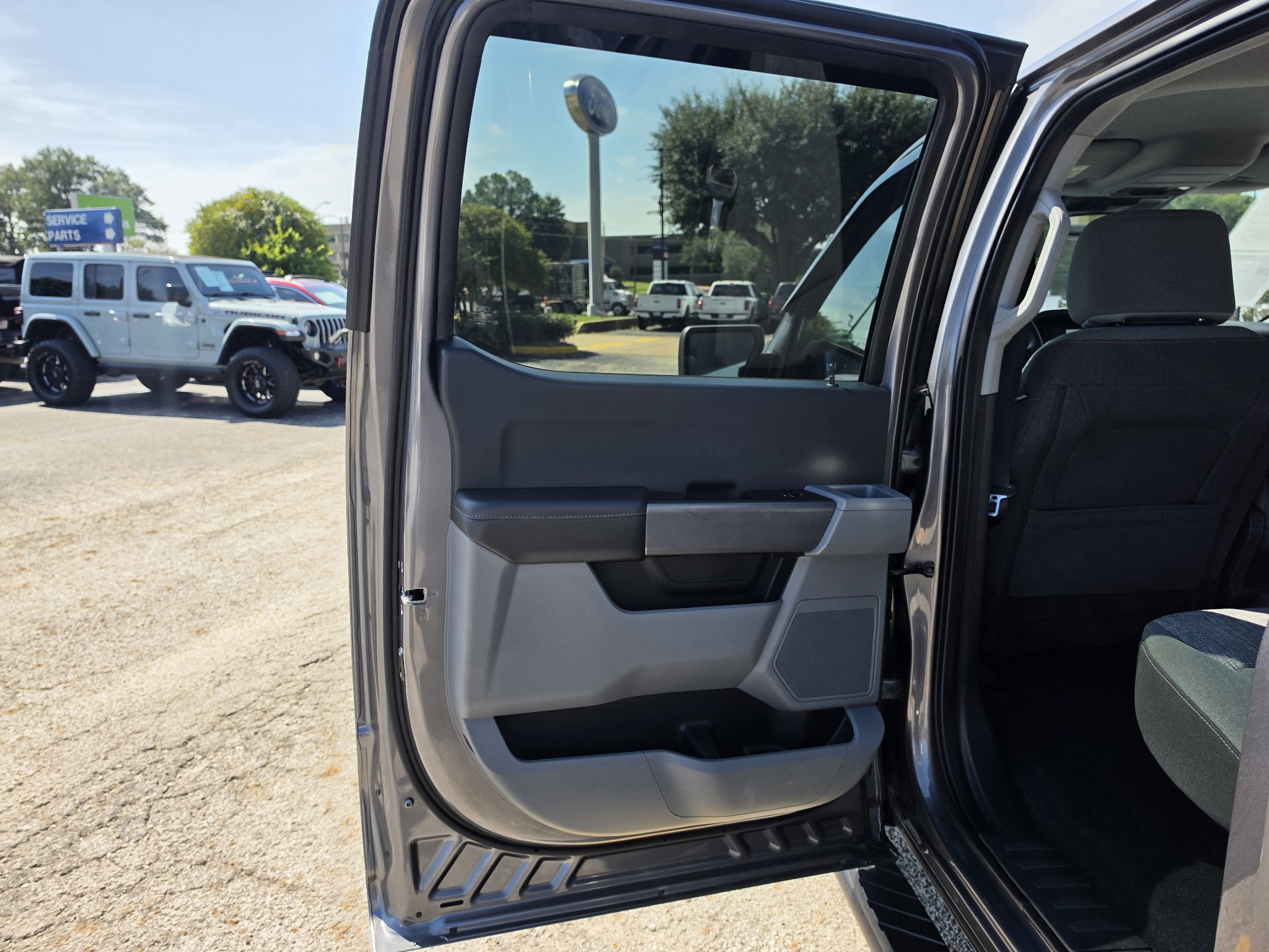 Used 2023 Ford F150 XLT w/ Trailer Tow Package AWD/4WD image 17