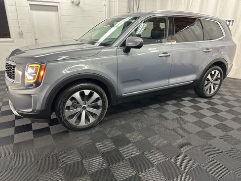 Used 2022 Kia Telluride EX w/ EX Premium Package image 5