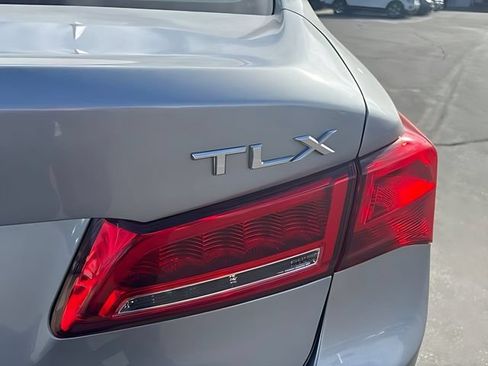Used 2018 Acura TLX FWD image 9