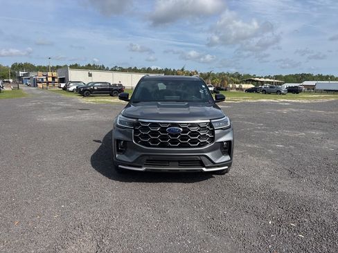 Certified 2025 Ford Explorer Platinum w/ LUX Leather Package AWD/4WD image 11
