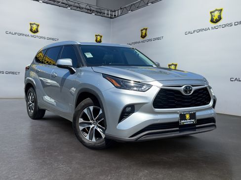 Used 2022 Toyota Highlander XLE FWD image 7