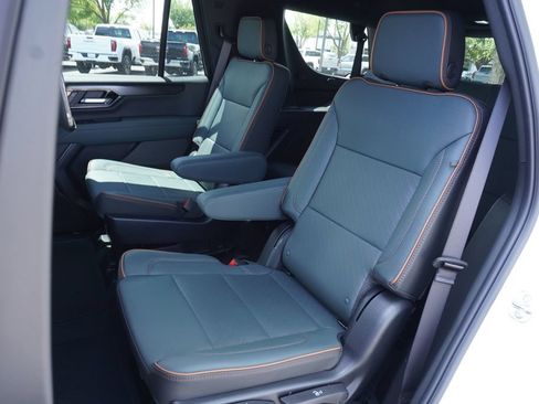 New 2026 GMC Yukon AT4 w/ AT4 Premium Plus Package AWD/4WD image 9