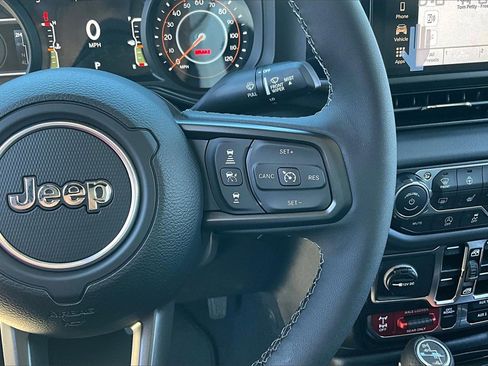 New 2025 Jeep Gladiator Mojave w/ Convenience Group image 23