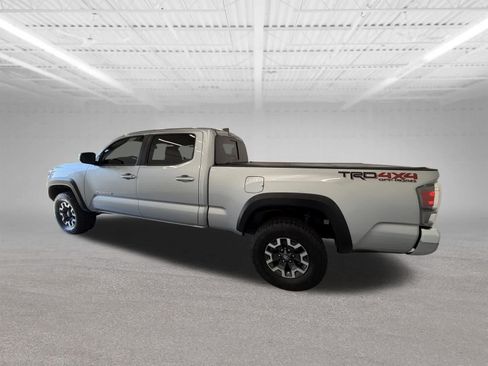 Used 2022 Toyota Tacoma TRD Off-Road AWD/4WD image 3