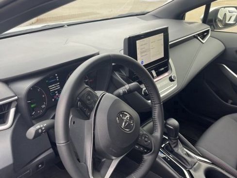 Used 2025 Toyota Corolla SE image 13