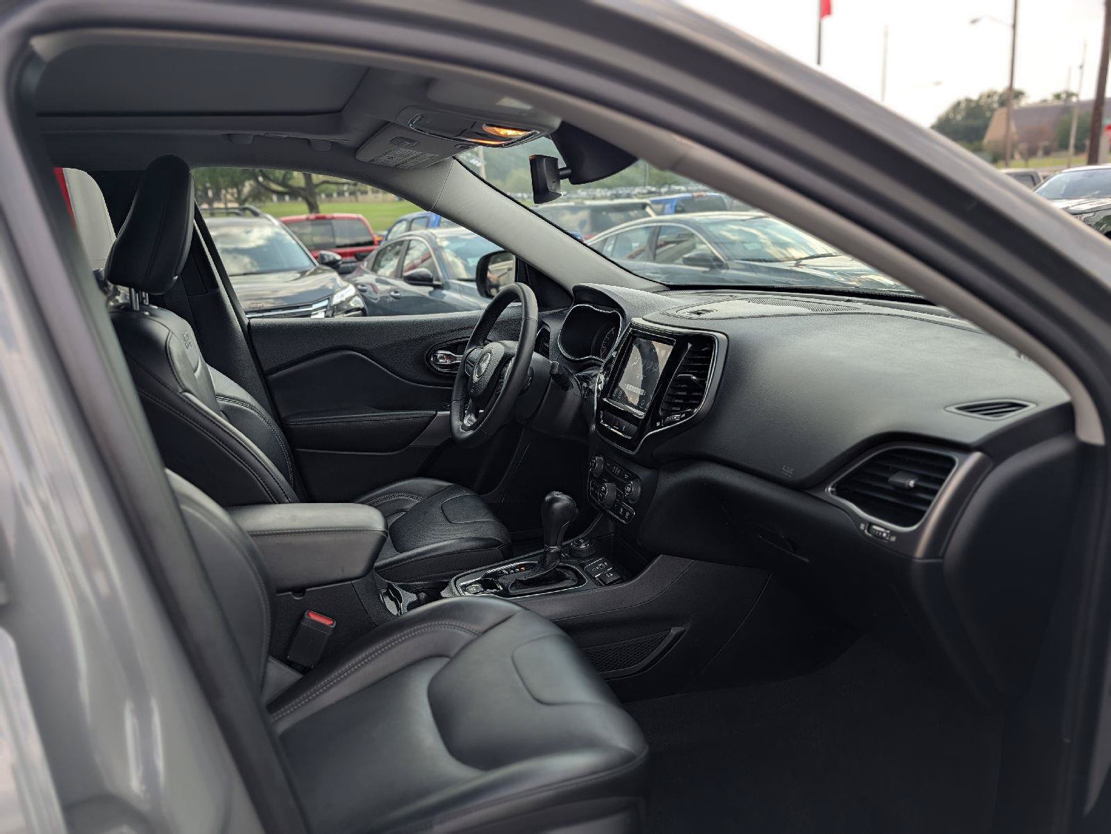 Used 2022 Jeep Cherokee Limited AWD/4WD image 21