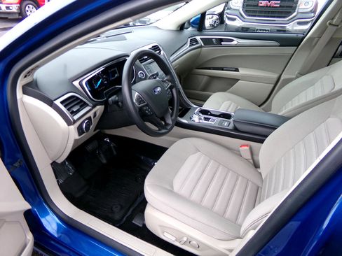 Used 2018 Ford Fusion SE image 11