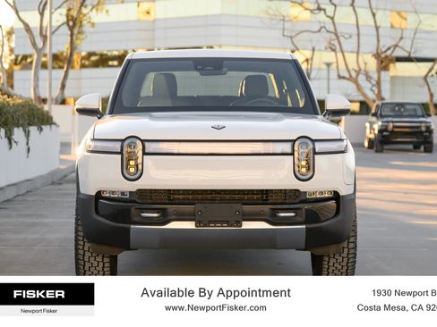 Used 2024 Rivian R1T Adventure image 3