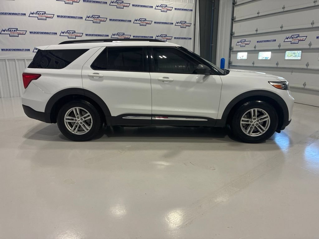 Used 2023 Ford Explorer XLT w/ Equipment Group 202A RWD image 7