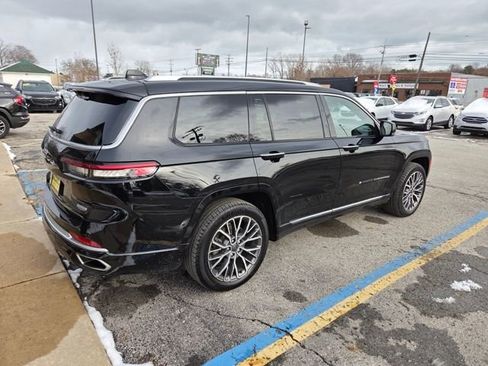 Used 2023 Jeep Grand Cherokee L Summit AWD/4WD image 3